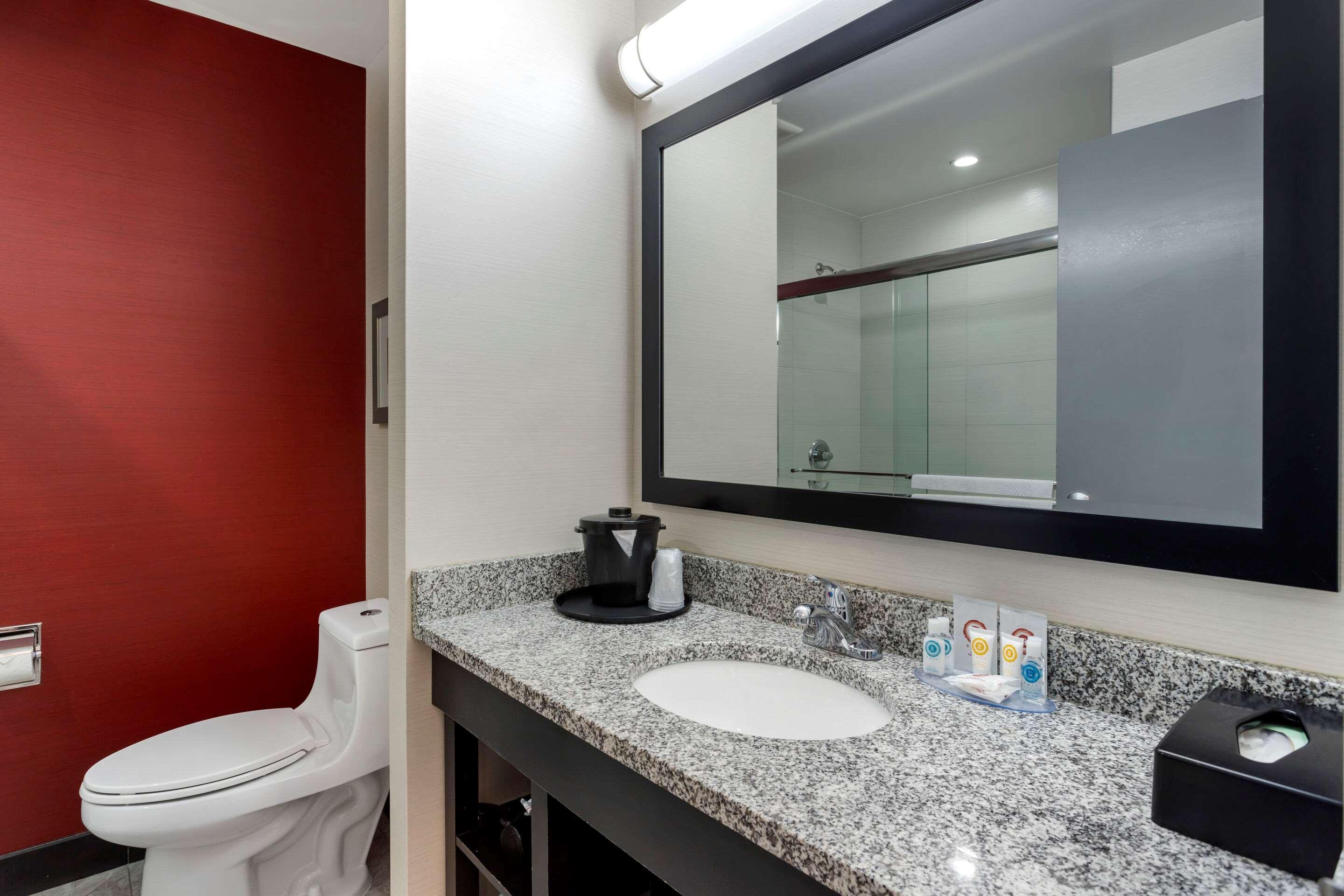 Comfort Inn & Suites Near Stadium New York Eksteriør billede
