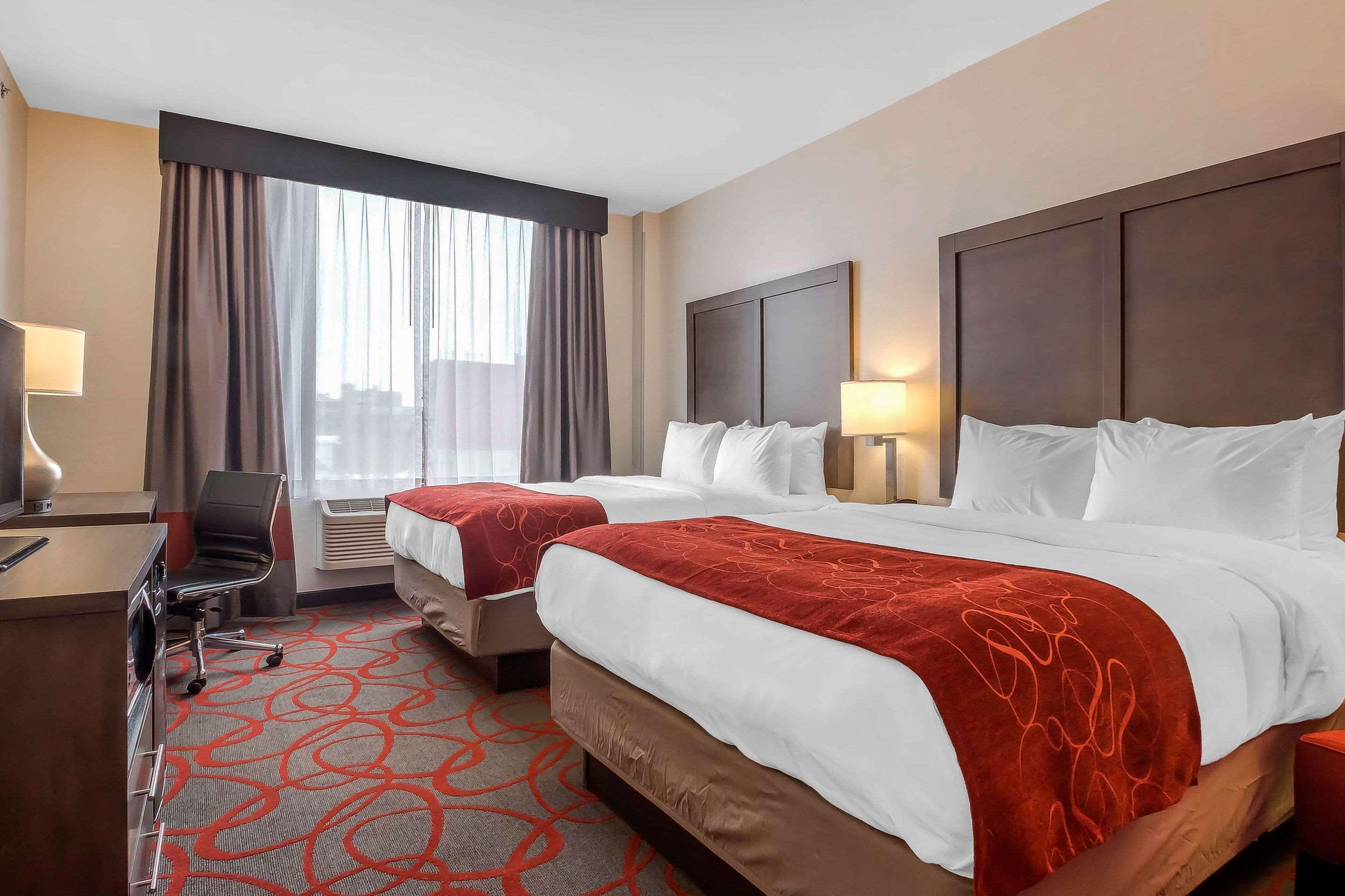 Comfort Inn & Suites Near Stadium New York Eksteriør billede
