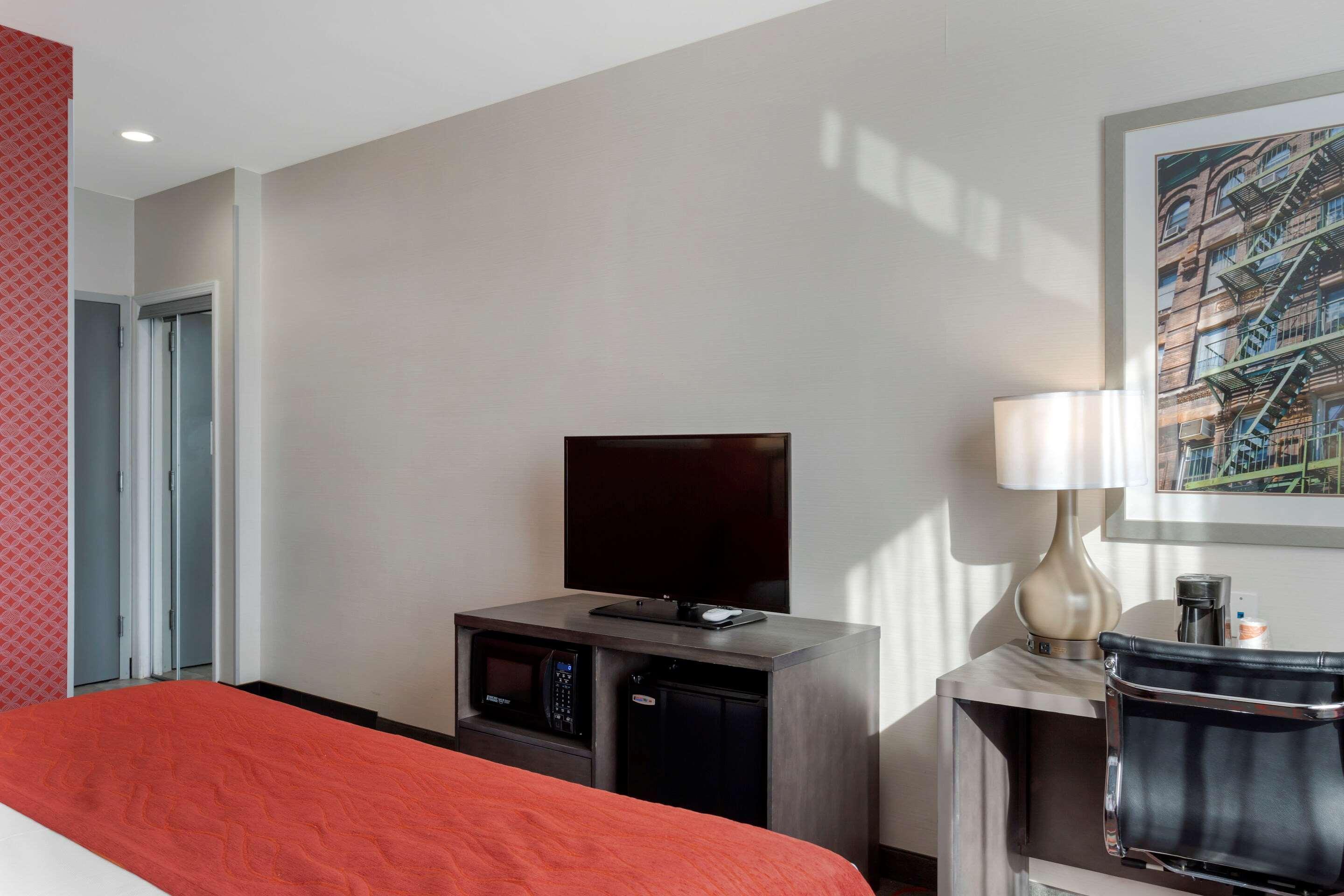 Comfort Inn & Suites Near Stadium New York Eksteriør billede