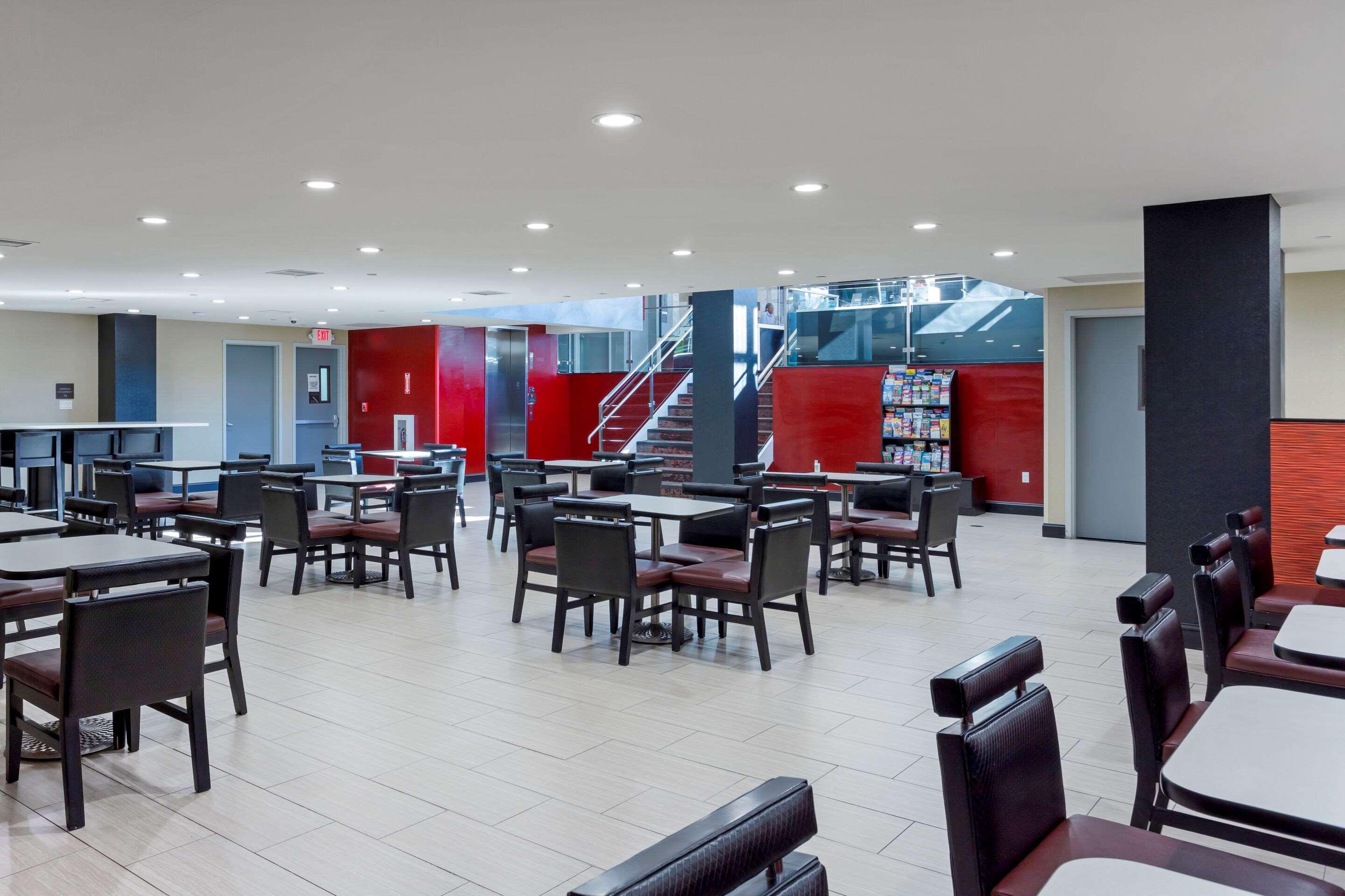 Comfort Inn & Suites Near Stadium New York Eksteriør billede