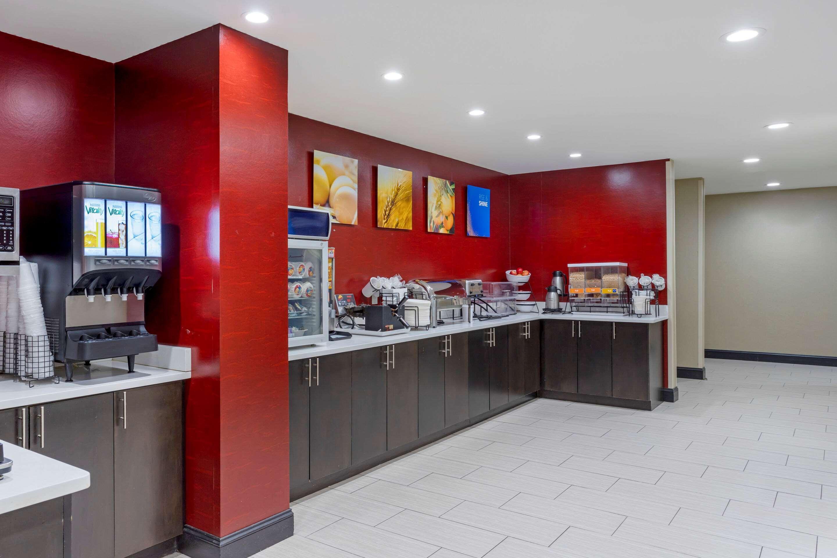 Comfort Inn & Suites Near Stadium New York Eksteriør billede