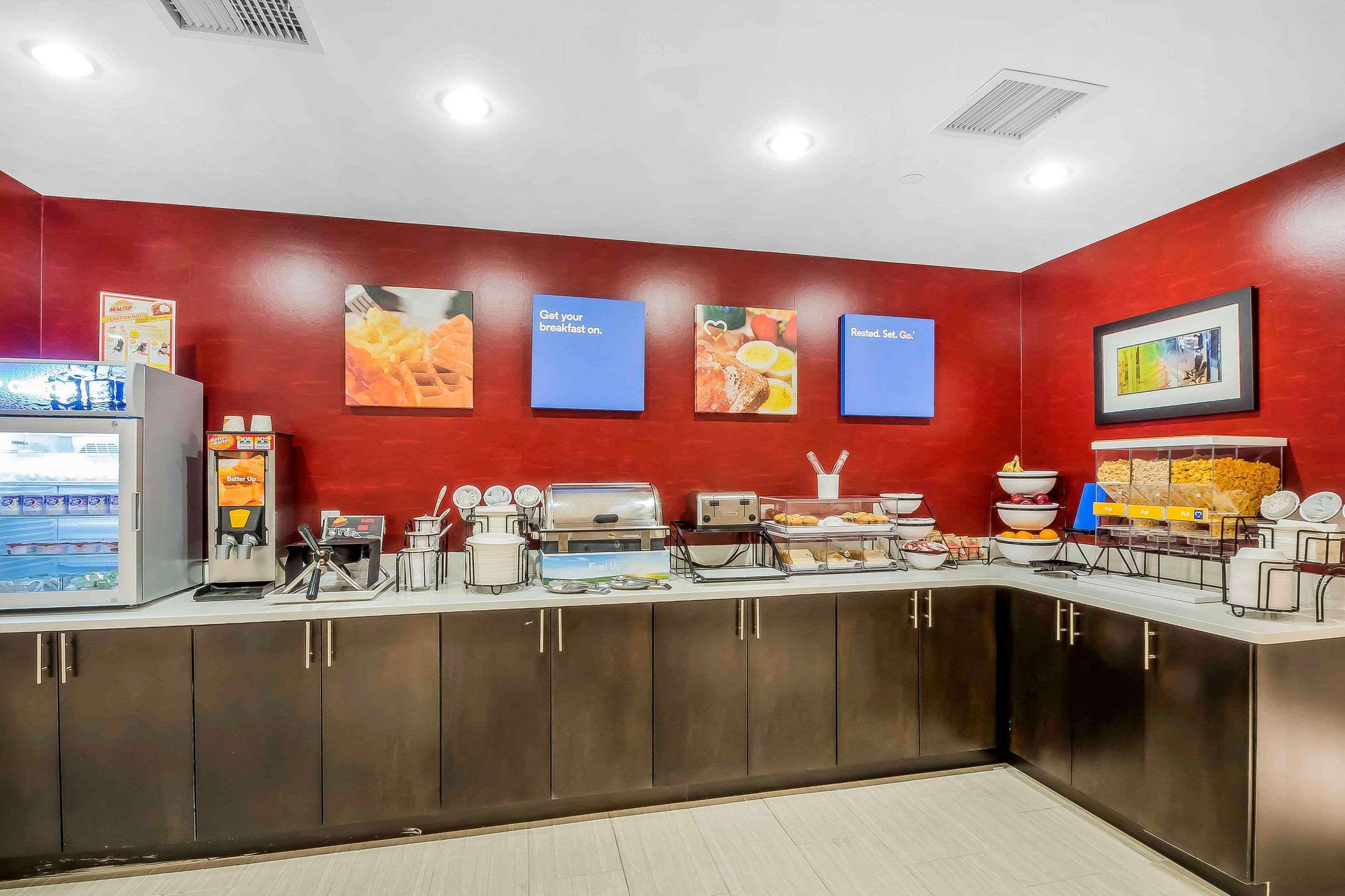 Comfort Inn & Suites Near Stadium New York Eksteriør billede