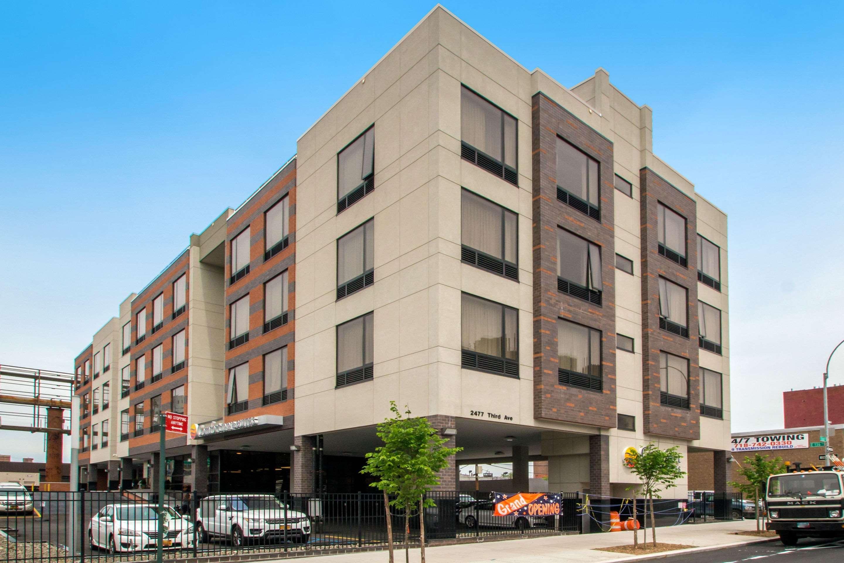 Comfort Inn & Suites Near Stadium New York Eksteriør billede
